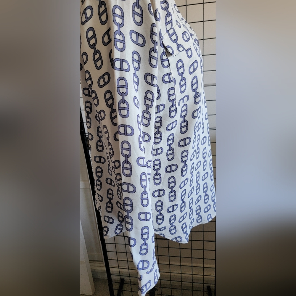 Ann Taylor VWhite Shirt with Navy Chain Print - Classic- Size Small Petite - Picture 6 of 9